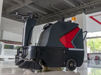 駕駛式掃地機 駕駛式掃地機